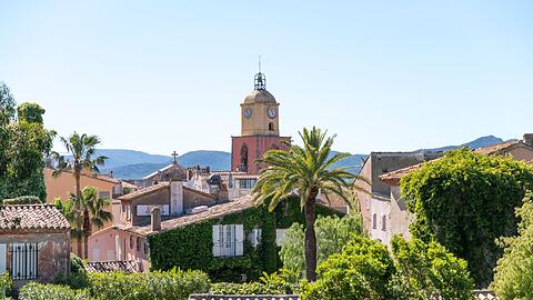 Eine Stadtansicht von Saint-Tropez in Südfrankreich. (Archivbild)
