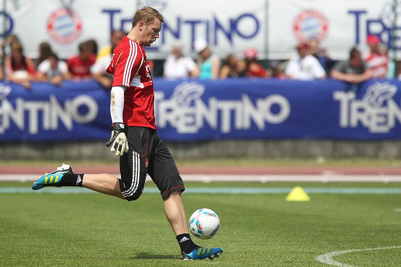 Neue Bilder vom Trainingslager der Bayern am Gardasee.