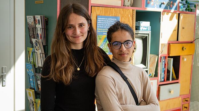 Helen Koch und Luc Ouali von Fridays For Future München beim AZ-Interview im Bellevue di Monaco.