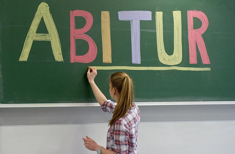 Jetzt gilt's: Nicht nur die bayerischen Abiturienten müssen in diesen Wochen ran. Zeitgleich wurde auch in fünf anderen Bundesländern die Hochschulreife geprüft. (Symbolbild)