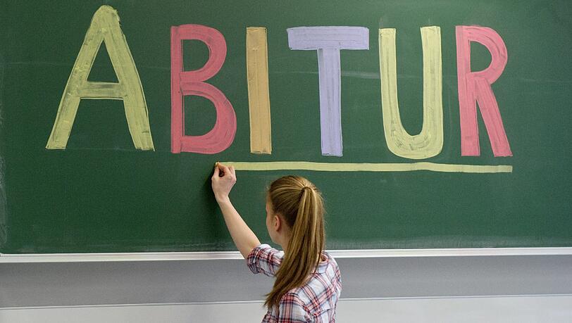 Jetzt gilt's: Nicht nur die bayerischen Abiturienten müssen in diesen Wochen ran. Zeitgleich wurde auch in fünf anderen Bundesländern die Hochschulreife geprüft. (Symbolbild) Jetzt gilt's: Nicht nur die bayerischen Abiturienten müssen in diesen Wochen ran. Zeitgleich wurde auch in fünf anderen Bundesländern die Hochschulreife geprüft. (Symbolbild)