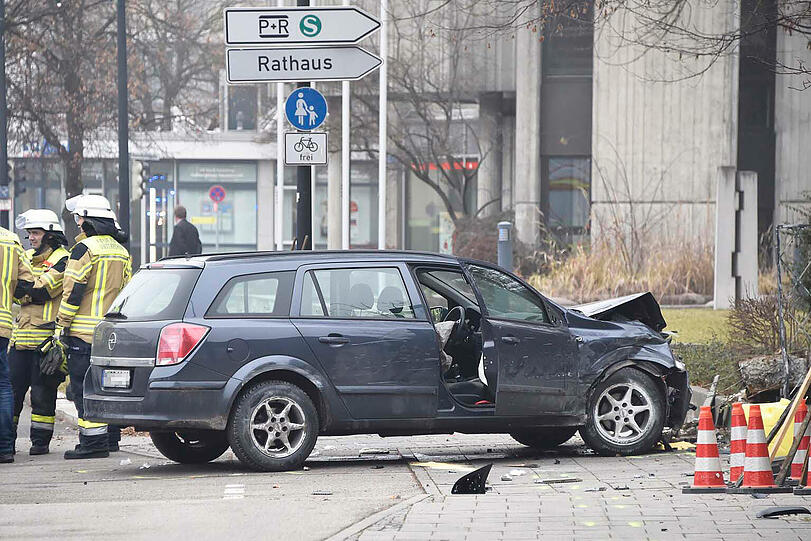 Weitere Bilder vom Unfall in Unterföhring.