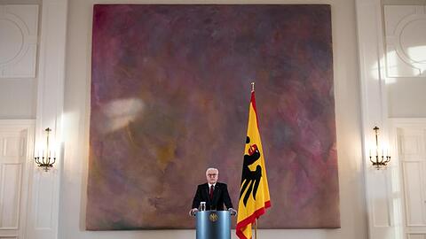 Bundespräsident Frank-Walter Steinmeier äußert sich in einer Ansprache im Schloss Bellevue zur aktuellen Lage in der Corona-Pandemie.