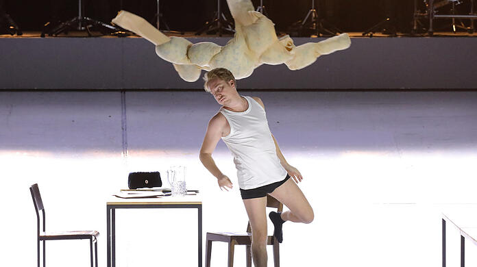 Boris Pinkhasowich als Kowaljow in "Die Nase".