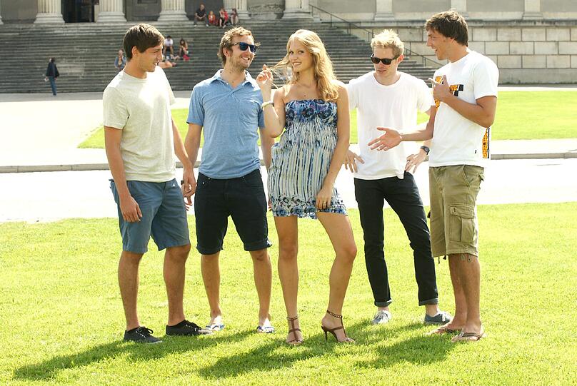 Mit diesen Bilder bezauberte Alice die Jury und die AZ-Leser. Schon in den Top 30 hatte Alice die Nummer eins. Ein Zufall - doch nun ist sie die wahre Nummer 1: die Schöne Münchnerin 2011!