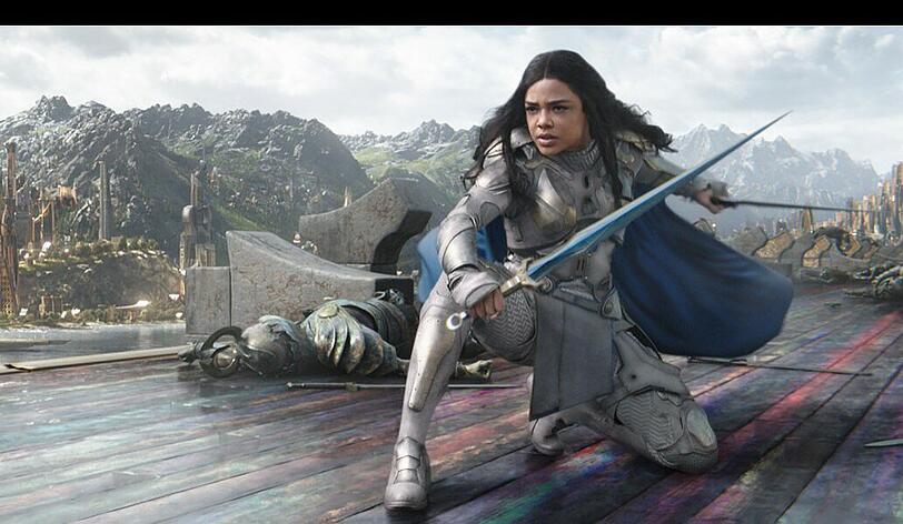 Tessa Thompson kämpft als Valkyrie in "Thor: Tag der Entscheidung" ab 31. Oktober in den deutschen Kinos.