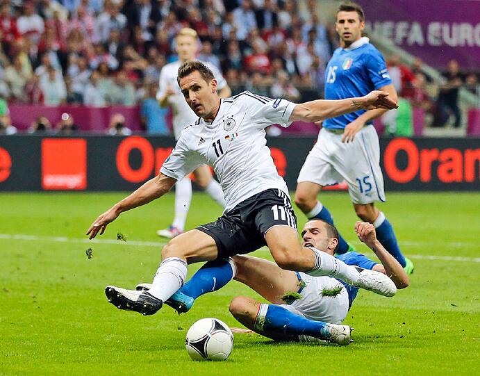 MIROSLAV KLOSE: Note 4. Kam für Gomez ab der 46. Minute, warf sich rein, verschte alles - blieb tor- und glücklos.