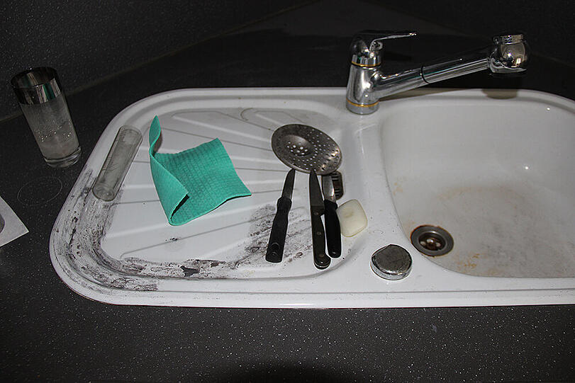 Bilder aus der Wohnung, in der die Parkhausbesitzerin Charlotte Böhringer am 15. Mai 2006 brutal erschlagen wurde.