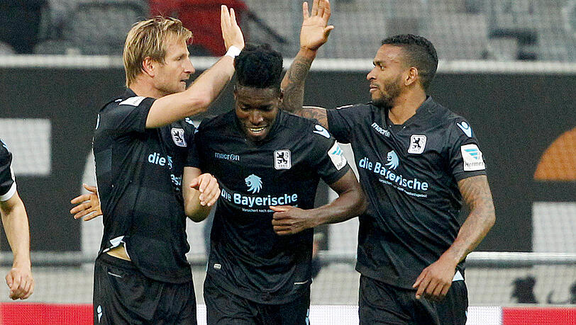 Die Löwen bejubeln den Führungstreffer gegen Düsseldorf durch Stefan Aigner. Die Löwen bejubeln den Führungstreffer gegen Düsseldorf durch Stefan Aigner.