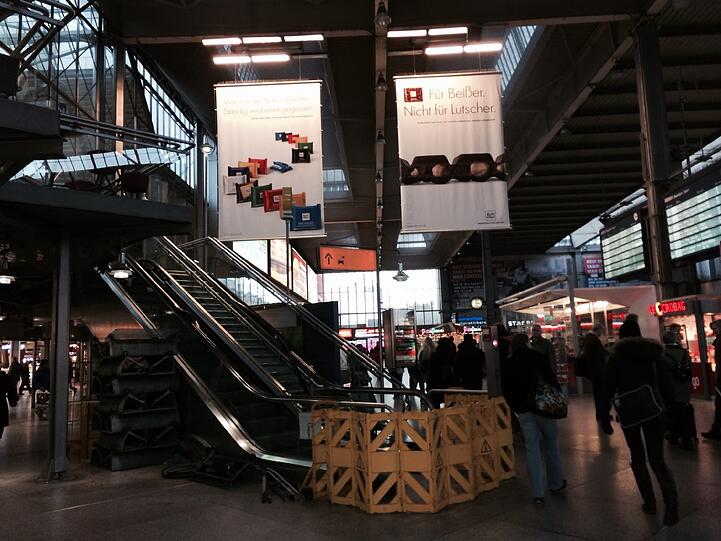 Auch die Bahnhofshalle bietet abwechselnd Baustellen.