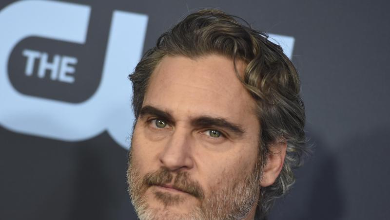 "Es gibt so viel Schmerz in der Welt, gegen den wir nichts tun können, aber an dem Leid von Tieren beteiligt zu sein, zählt nicht dazu", sagt Schauspieler Joaquin Phoenix in einem Video. "Es gibt so viel Schmerz in der Welt, gegen den wir nichts tun können, aber an dem Leid von Tieren beteiligt zu sein, zählt nicht dazu", sagt Schauspieler Joaquin Phoenix in einem Video.