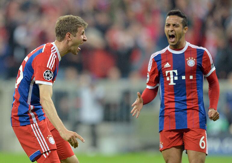 Hat ein großes Ziel mit dem FC Bayern: Mittelfeld-Star Thiago (r.)