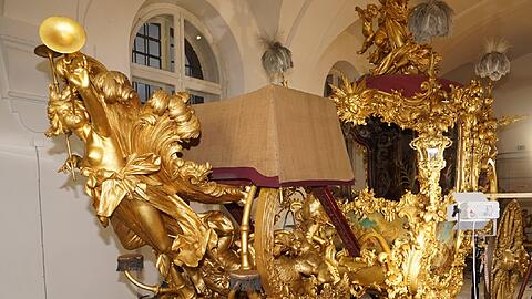 Der Kleine Galawagen von König Ludwig II. wird in 450 Arbeitsstunden aufwendig restauriert.