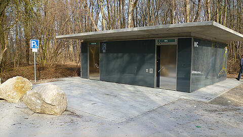 Das neue Toilettenhäusl am Tierpark.