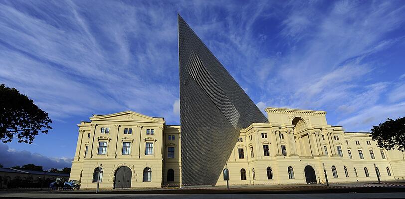 Das Militärhistorische Museum der Bundeswehr (früher Armeemuseum der Nationalen Volksarmee der DDR) in Dresden wurde am 14. Oktober 2011 nach jahrelangem Umbau wiedereroeffnet.