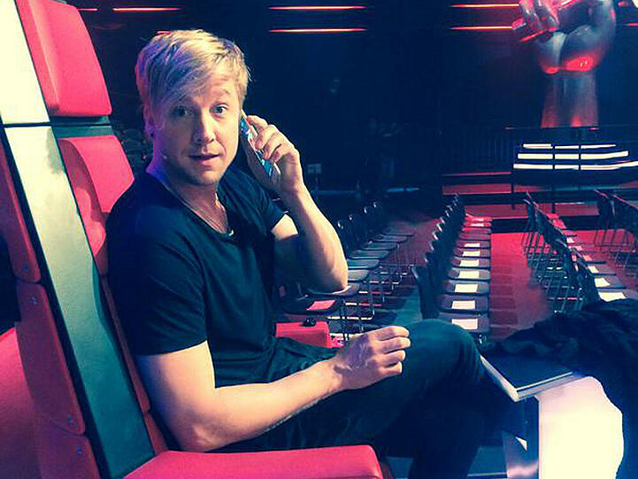 Samu Haber hat vor dem Finale noch dringende Telefonate zu führen
