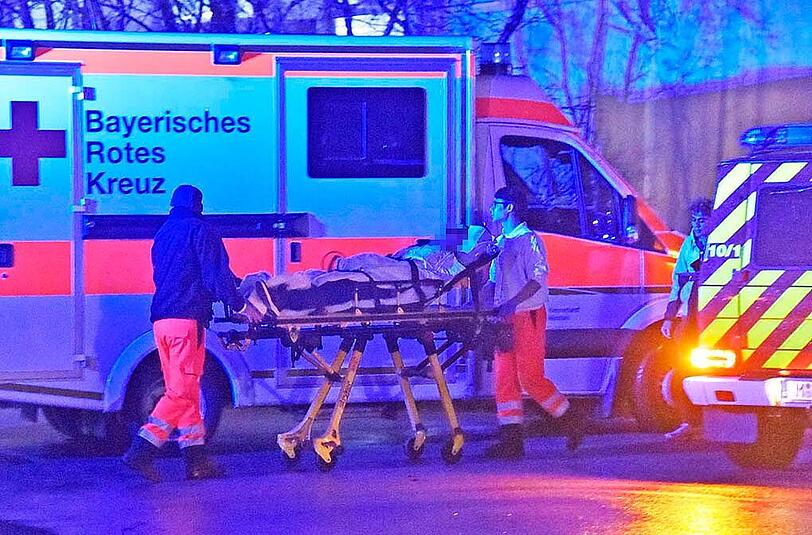 Am Dienstagabend beschädigte der Sturm eine Traglufthalle in Taufkirchen. In der Einrichtung sind aktuell über 220 Asylbewerber untergebracht.