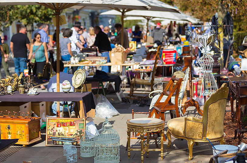 Anfang Juni kann man wieder über den Flohmarkt am Goldschmiedplatz schlendern. (Symbolfoto)