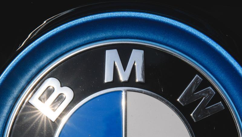 Auch der deutsche Autobauer BMW muss wegen fehlerhafter Airbags tausende Fahrzeuge in den USA zurückrufen. Auch der deutsche Autobauer BMW muss wegen fehlerhafter Airbags tausende Fahrzeuge in den USA zurückrufen.