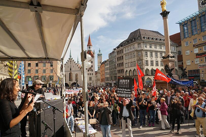 Gegen Asylrechtsverschäfungen - für offene Grenzen: Bilder von der Demo am Samstag.