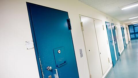 Der verurteilte Serienm&ouml;rder Niels H&ouml;gel sitzt seit dem Jahr 2009 im Gef&auml;ngnis und wird dort viele weitere Jahre verbringen. (Symbolbild)