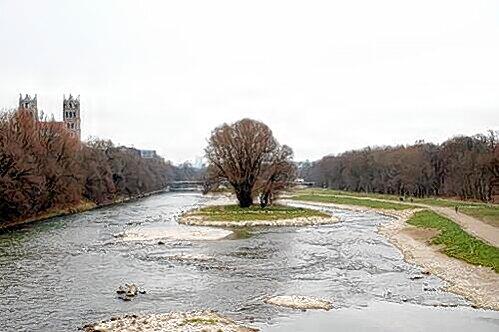 Der künftige Klenzesteg soll über die Isar führen und einen Pfeiler in der neuen Weideninsel bekommen.