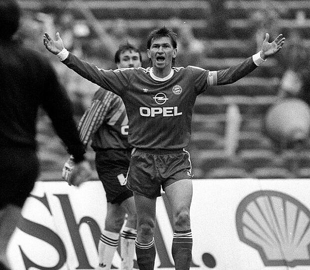In der Saison 1990/1991 traf der FC Bayern um Klaus Augenthaler in der Runde der letzten Vier auf Roter Stern Belgrad, nachdem man zuvor unter anderem ZSKA Sofia und den FC Porto ausgeschaltet hatte.