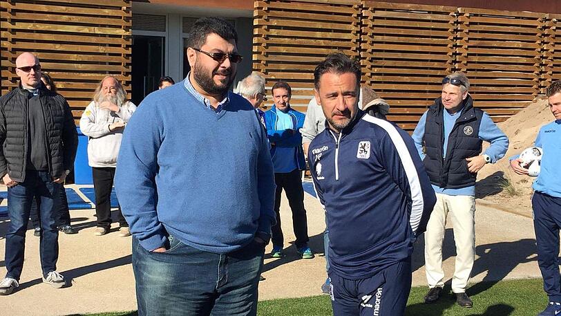 Am Montagmittag kam Löwen-Investor Hasan Ismaik im Trainingslager des TSV 1860 an und sprach zuerst mit Fans und Trainer Vitor Pereira. Die Bilder vom Besuch.