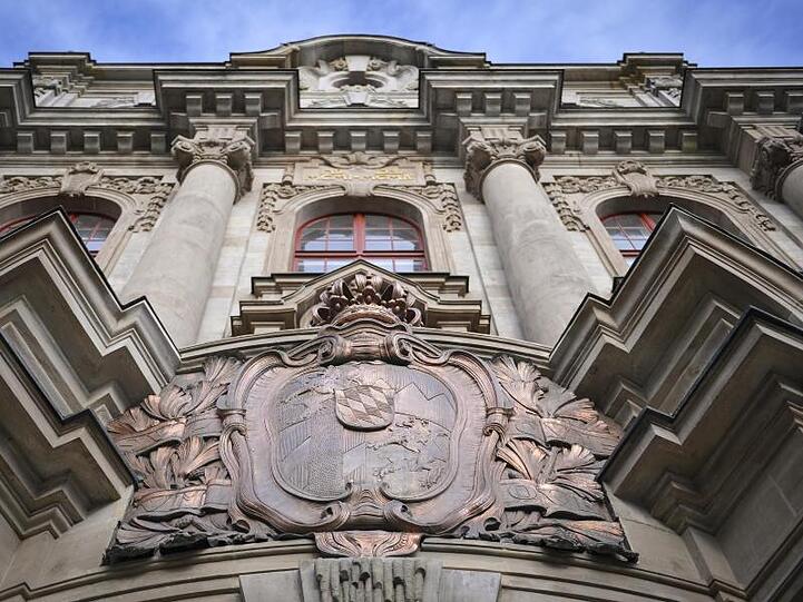 Die Fassade des Landgerichts Bayreuth. Foto: David-Wolfgang Ebener/Archivbild
