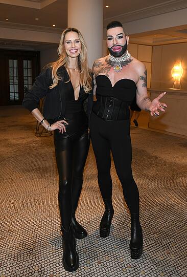 Jenice (Franziska Czurratis) mit Harald Glööckler