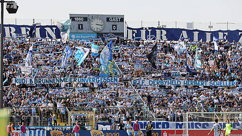 Wer für das Grünwalder Stadion keine Karten bekommt, kann in einigen Münchner Kneipen die Löwen-Spiele beim Public Viewing verfolgen.
