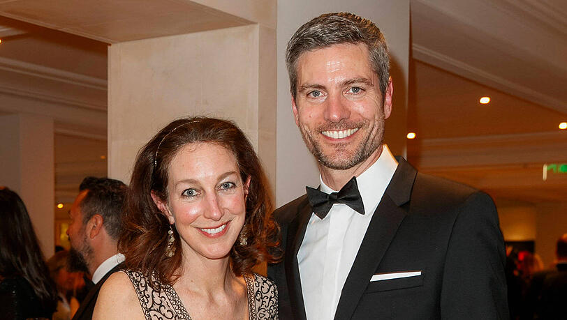 Ingo Zamperoni an der Seite seiner Ehefrau Jennifer Bourguignon zu Gast beim Bundespresseball im Jahr 2022. Ingo Zamperoni an der Seite seiner Ehefrau Jennifer Bourguignon zu Gast beim Bundespresseball im Jahr 2022.