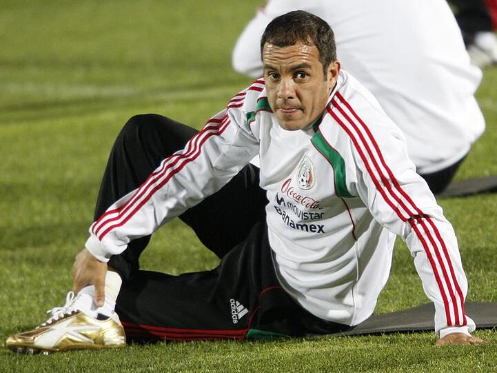 Mexikos Altstar Cuauhtémoc Blanco während des Trainings in Südafrika.