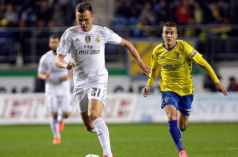Um ihn geht es: Der Russe Denis Cheryshev (l.).