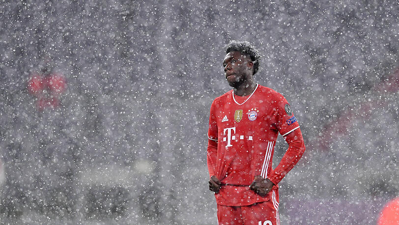 Alphonso Davies steht dem FC Bayern wegen einer Herzmuskelentzündung derzeit nicht zur Verfügung. Alphonso Davies steht dem FC Bayern wegen einer Herzmuskelentzündung derzeit nicht zur Verfügung.