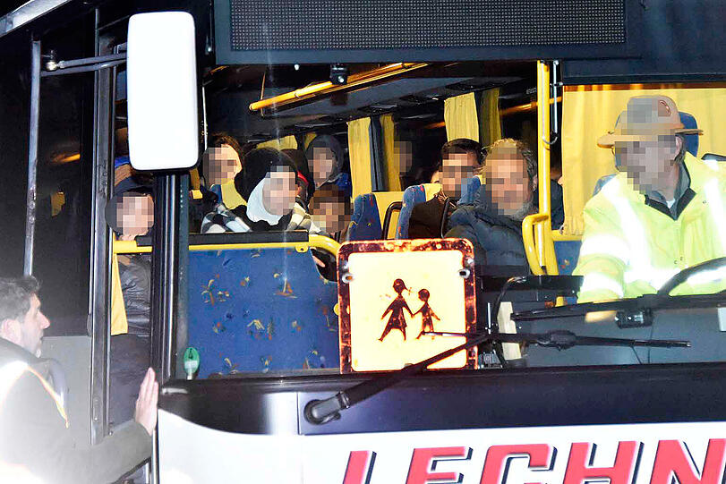 Für die Flüchtlinge wurde ein Ersatzbus zur Verfügung gestellt.