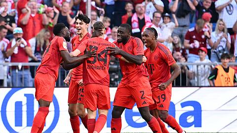 Im letzten Heimspiel der Saison feierte Bayern München einen Sieg gegen harmlose Wolfsburger.