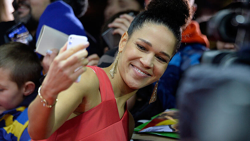 Celia Sasic denkt an ein Comeback auf dem Fußball-Platz.