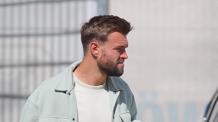 Yannick Deichmann war am Montag nur in Zivil an der Grünwalder Straße.