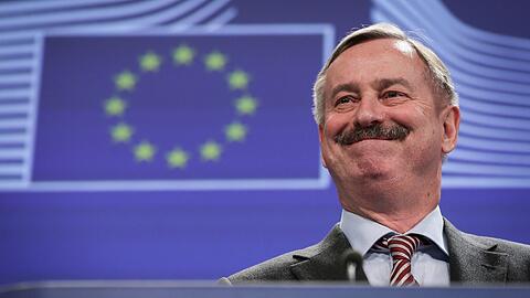 EU-Kommissar Siim Kallas ist nicht einverstanden mit Dobrindts Vorschlag für Rabatte bei der Pkw-Maut.