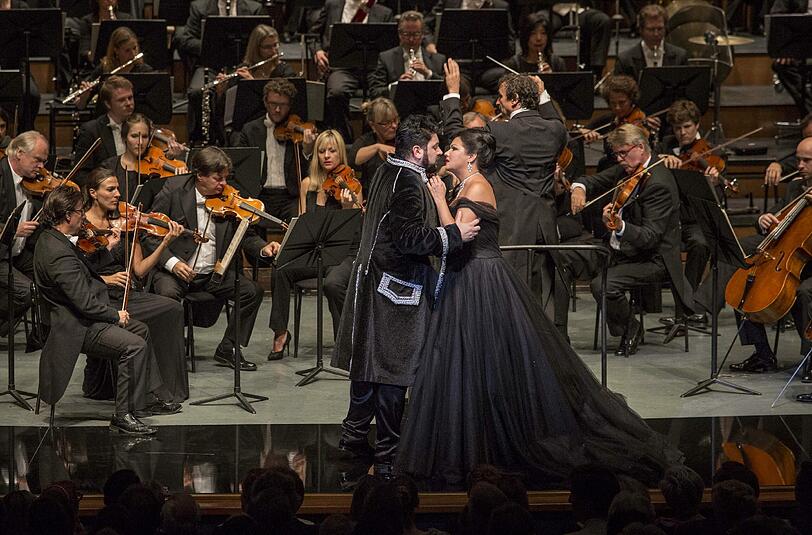 Anna Netrebko und Yusif Eyvazov in &bdquo;Manon Lescaut&ldquo;.