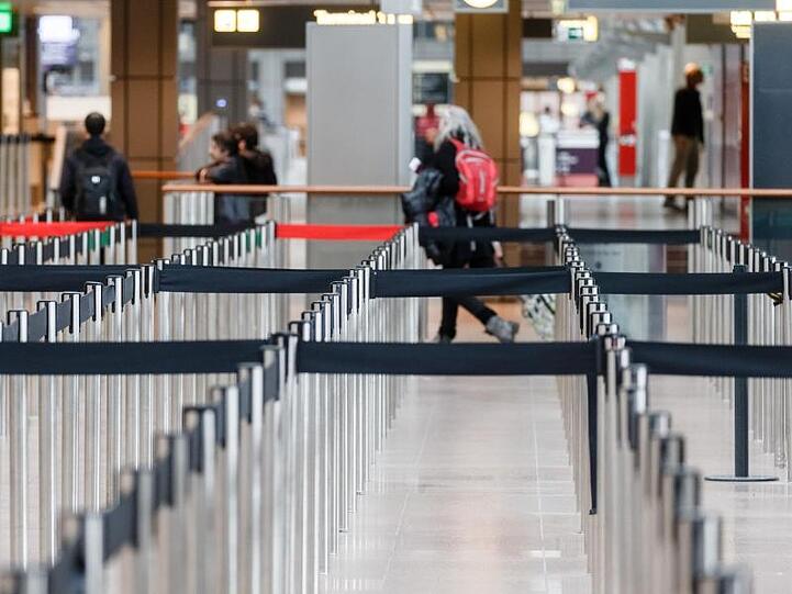 Deutlich weniger Fluggäste als üblich am Hamburger Flughafen.