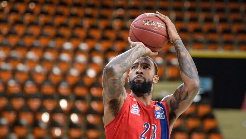 Derrick Williams vom FC Bayern Basketball wirft den Ball auf den Korb. Foto: Matthias Balk/Archivbild Derrick Williams vom FC Bayern Basketball wirft den Ball auf den Korb. Foto: Matthias Balk/Archivbild