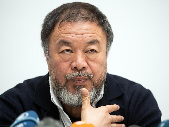 Ai Weiwei moniert, dass Deutschland eine geschlossene Gesellschaft sei - und zieht die Konsequenzen.