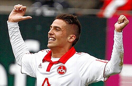 Schaut her, ich habe getroffen: Club-Talent Robert Mak hatte mit seinem Tor zum 2:0 in Lautern den Sack zugemacht.
