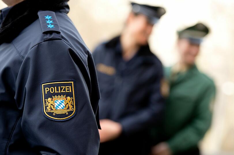 Verhandelt werden die Fälle von drei Polizisten aus Thüringen, Brandenburg und Berlin.