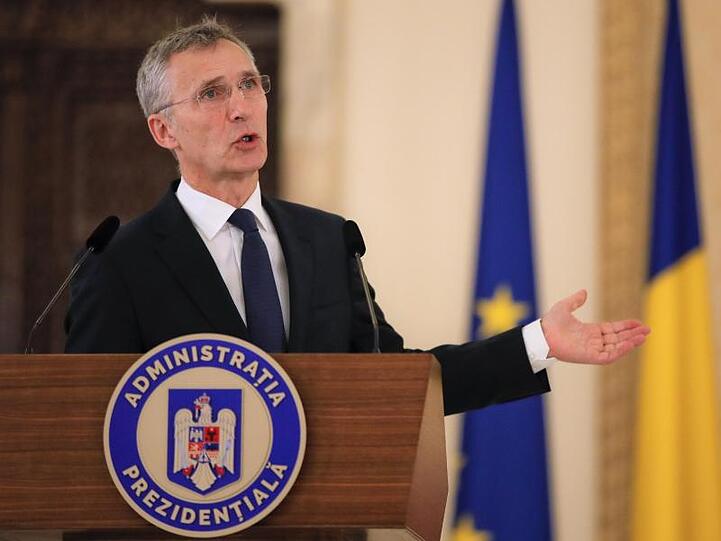 Nato-Generalsekretär Stoltenberg kündigte an, die Nato werde eigene Initiativen prüfen, um den Vertrag zu erhalten und die Rüstungskontrolle zu stärken.