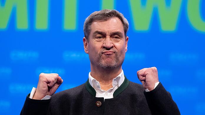 Bayerns Ministerpräsident Markus Söder (CSU) nahm sich beim Politischen Aschermittwoch den Lieblingsgegner Grüne vor, aber auch den wahrscheinlichen Koalitionspartner im Bund, die SPD.