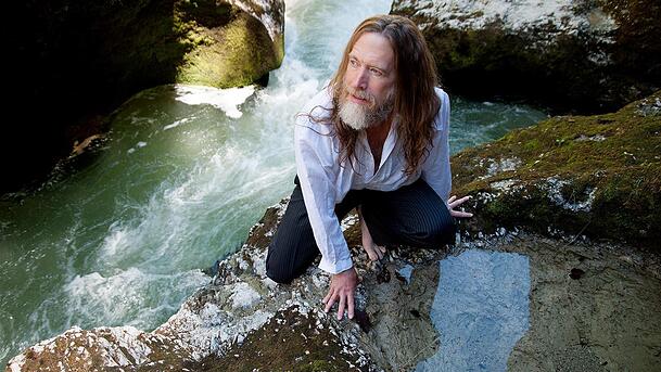 Aus Detroit über Nashville nach Berlin und zurück nach München: J.J.Jones singt bei „Die Bibel in Reimen“ mit. Aus Detroit über Nashville nach Berlin und zurück nach München: J.J.Jones singt bei „Die Bibel in Reimen“ mit.
