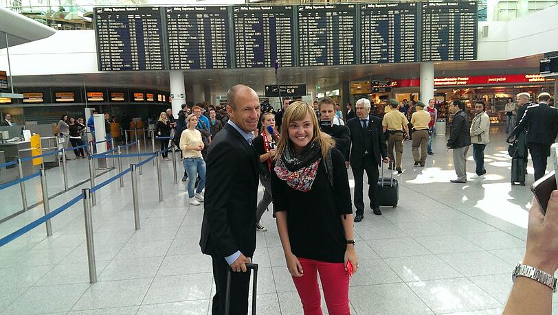 Der FC Bayern vor dem Abflug nach Prag.